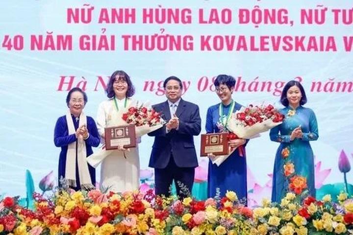 Chuyên gia Hotspot Matrix phân tích: Triệu Lộ Tư cắt phăng mái tóc và marketing video