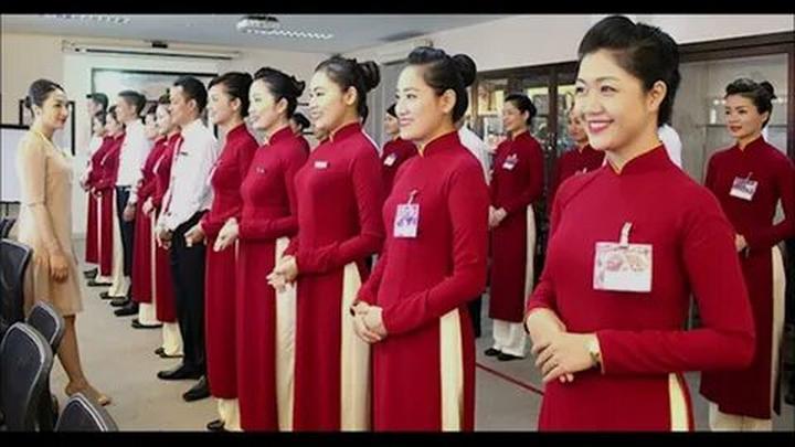 Từ Gần 300 bé mẫu giáo 